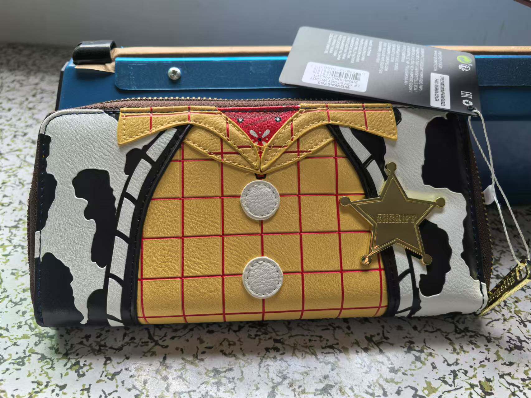 in  Stock Loungefly   Sheriff  - Travel Accessories Shops recension och pris